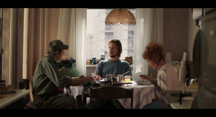 Šterkijada je avtobiografska drama o običajni družini z neobičajnim očetom. Foto Arhiv A.A.C. Productions