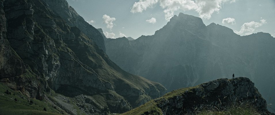 Človek s senco - Foto: Lev Predan Kowarski - Zavod ZANK
