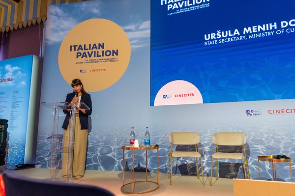 Uršula Menih Dokl, državna sekretarka na MK  - Foto: Italian Pavilion