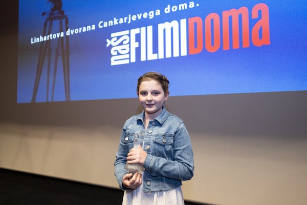 Loti Kovačič z nagrado vesna za glavno žensko vlogo - Foto: Katja Goljat