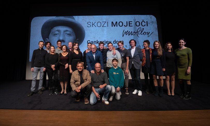Poklon ustvarjalcev - Foto: Katja Kodba