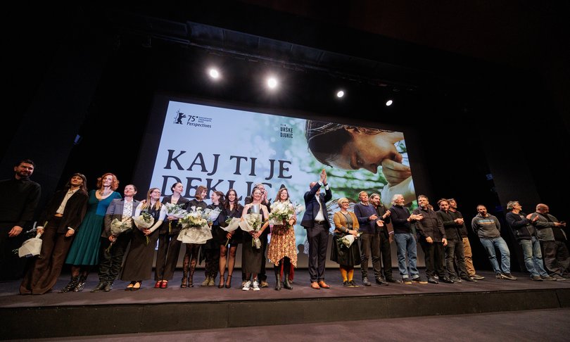 Poklon ustvarjalcev - Foto: Matjaž Rušt